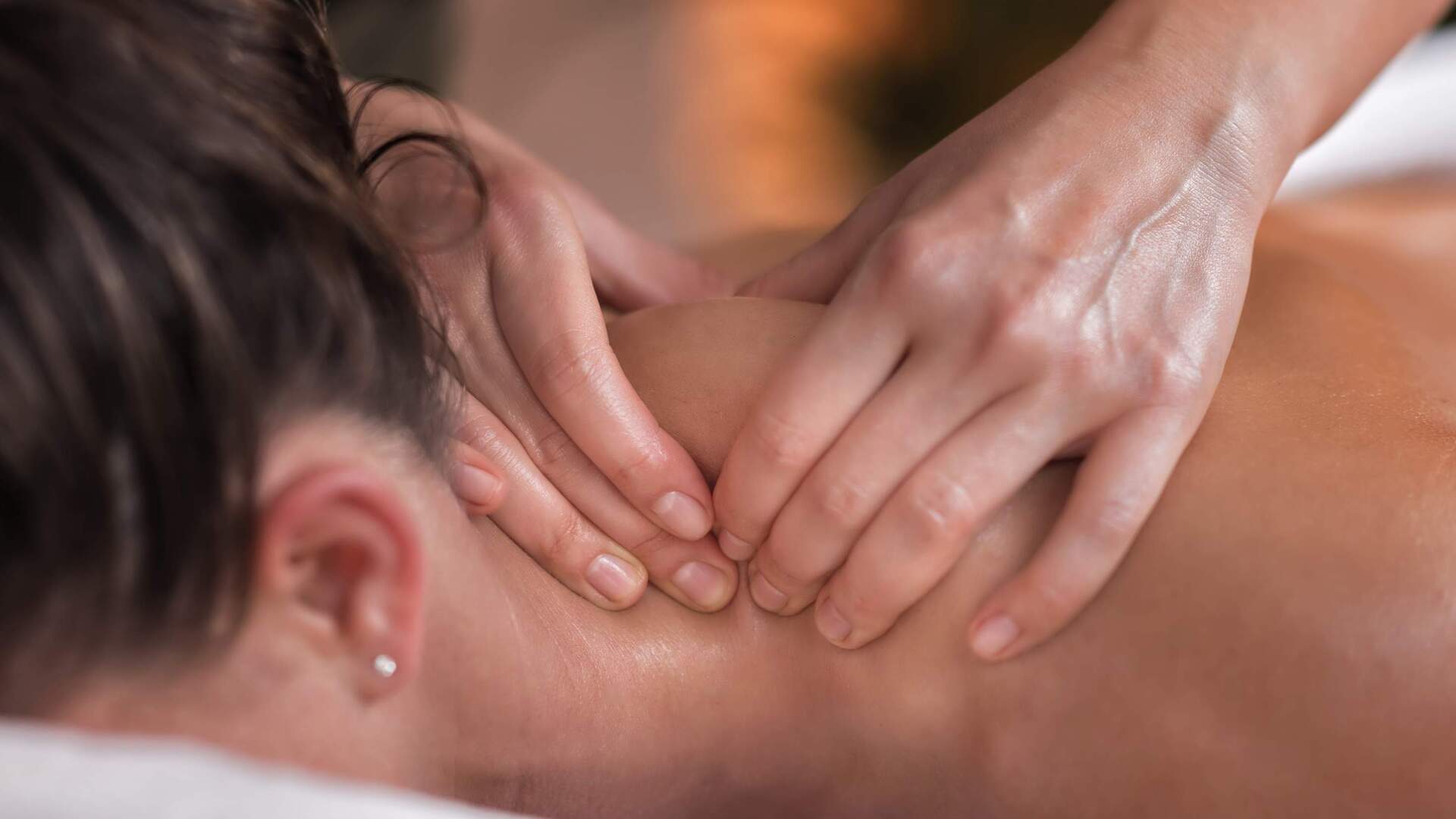 デコルテ施術 | 大阪府中崎町のエステならRe-generation Salon COCO-wa